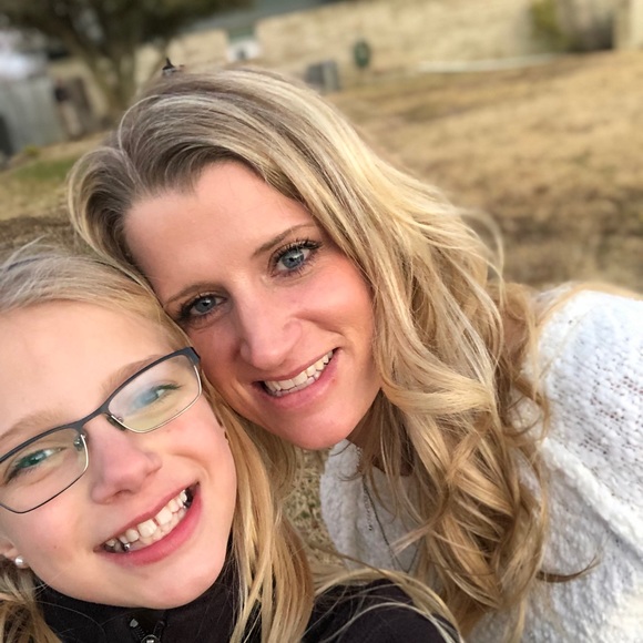 Meet your Posher, Amanda - Picture 1 of 1